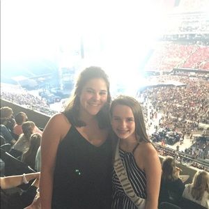 Meet your Posher, Caroline